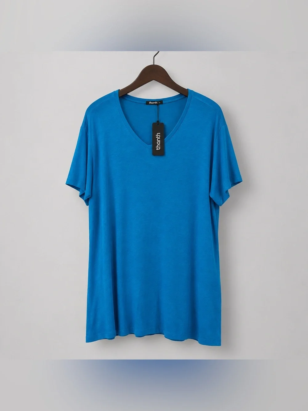 NWT Thanth 4x V Neck Blue Short sleeve Rayon Spandex Lightweight Tee Shirt